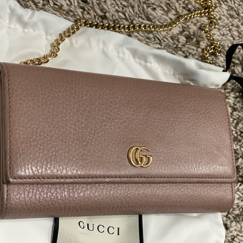 Gucci Wallet on chain